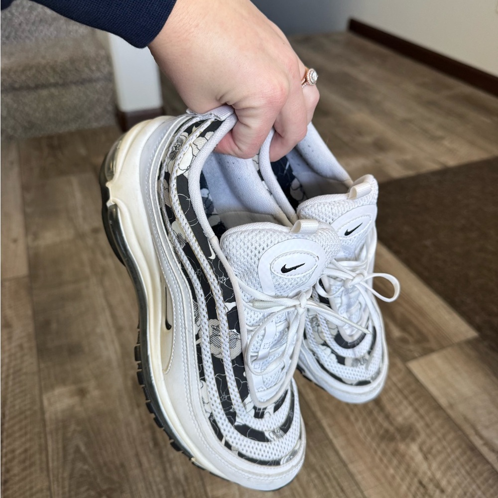 Nike Women's White and Gray Air Max Sneakers